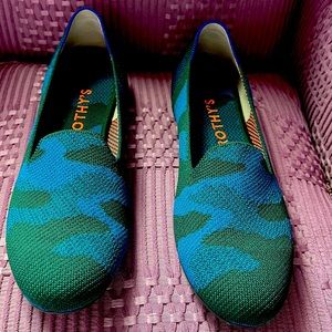 Rothy’s Teal Camo Loafer - size 10 EUC